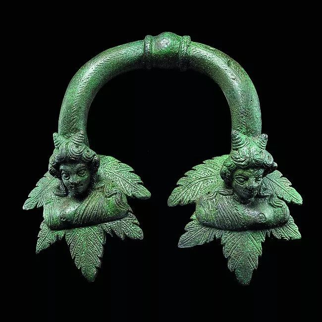 器皿手柄阿伊哈努姆，神庙遗址，庭院