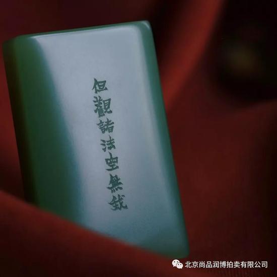 素青阴刻：微中藏万物 玉上隐华章