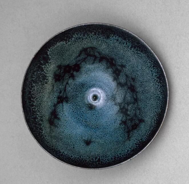 国人较熟悉的当属南宋“梅梢月”吉州窑盏▼?The Art Institute of Chincago