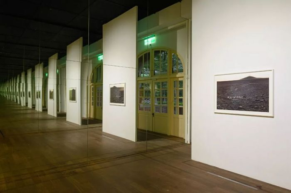 皮耶‧雨格（Pierre Huyghe），《印地安死寂之丘（Cerro Indio Muerto）》，69×101cm，2016