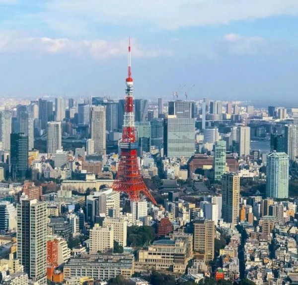 俯瞰东京塔