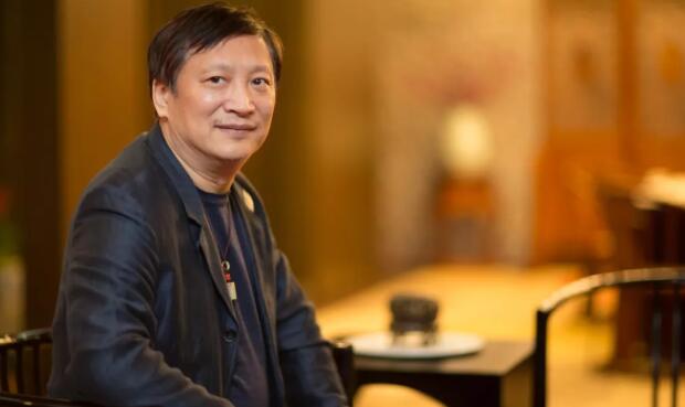 刘尚勇：著名书画鉴定专家，常年从事文物艺术品经营、出版及鉴定工作，曾任北京荣宝拍卖有限公司总经理、中国拍卖行业协会艺术委员会副主任、北京拍卖行业协会副会长，现为荣宝斋艺术委员会委员。
