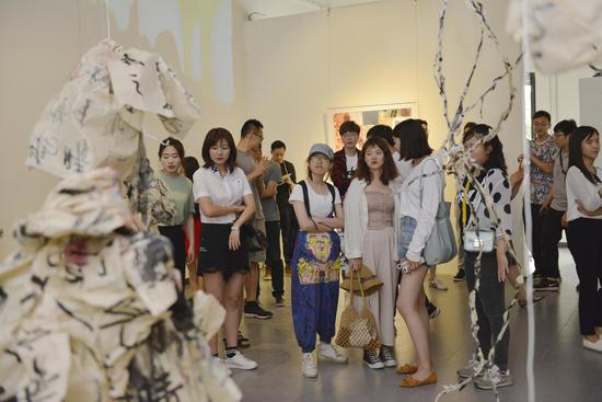 展览“艺术可否5G？—来自央美的另一种实践”开幕