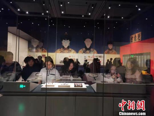 《走进重华宫》特展在成都开展 88件文物首次出宫