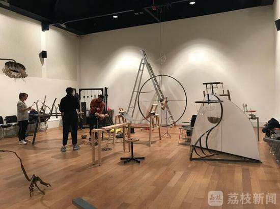 旅居欧洲的艺术家口述：疫情下的欧洲各种光怪陆离