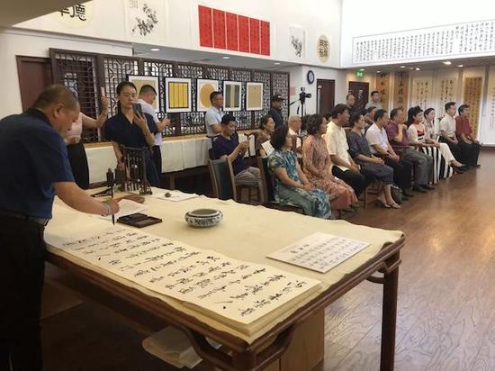 祝福祖国：郝智来书法作品展开幕