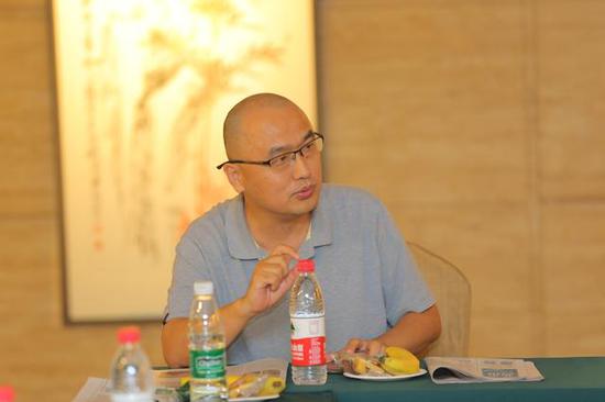 知名艺术评论家、中国艺术研究院美术研究所陈文璟主持此次研讨会