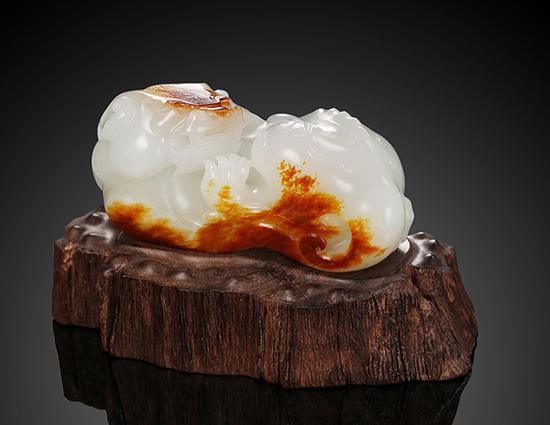 LOT3606 吴金星 和田玉籽料鸿运当头摆件