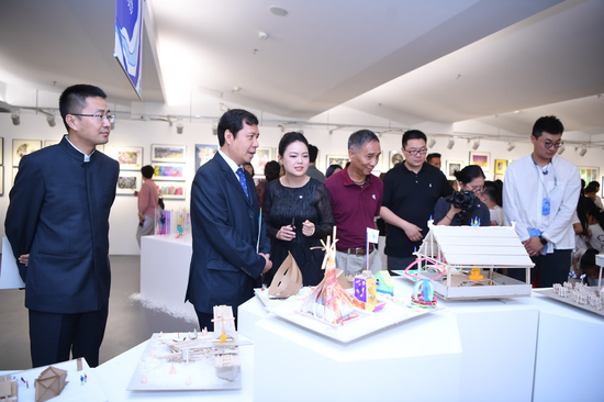 中央美术学院“高参小”携手冬奥创想艺术展开幕