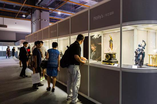 预展首日宾客盈门 稀世真藏专场明日率先举槌