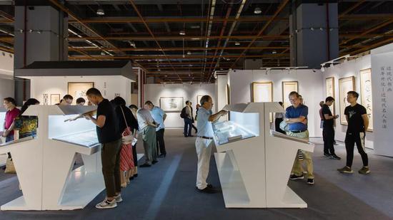 预展首日宾客盈门 稀世真藏专场明日率先举槌