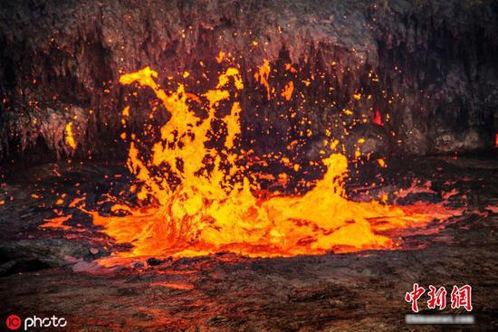 盘点摄影师拍下永久火山熔岩湖的壮丽景观