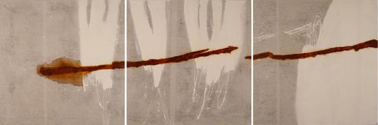 《白色区域》，2010，压克力、油彩、铁锈、蜡/纸裱于画布，300x100公分