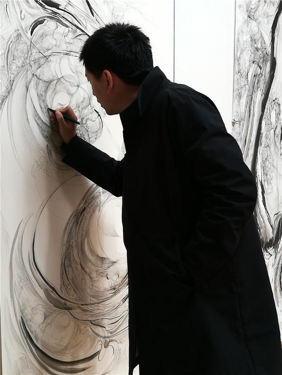 林国成创作中