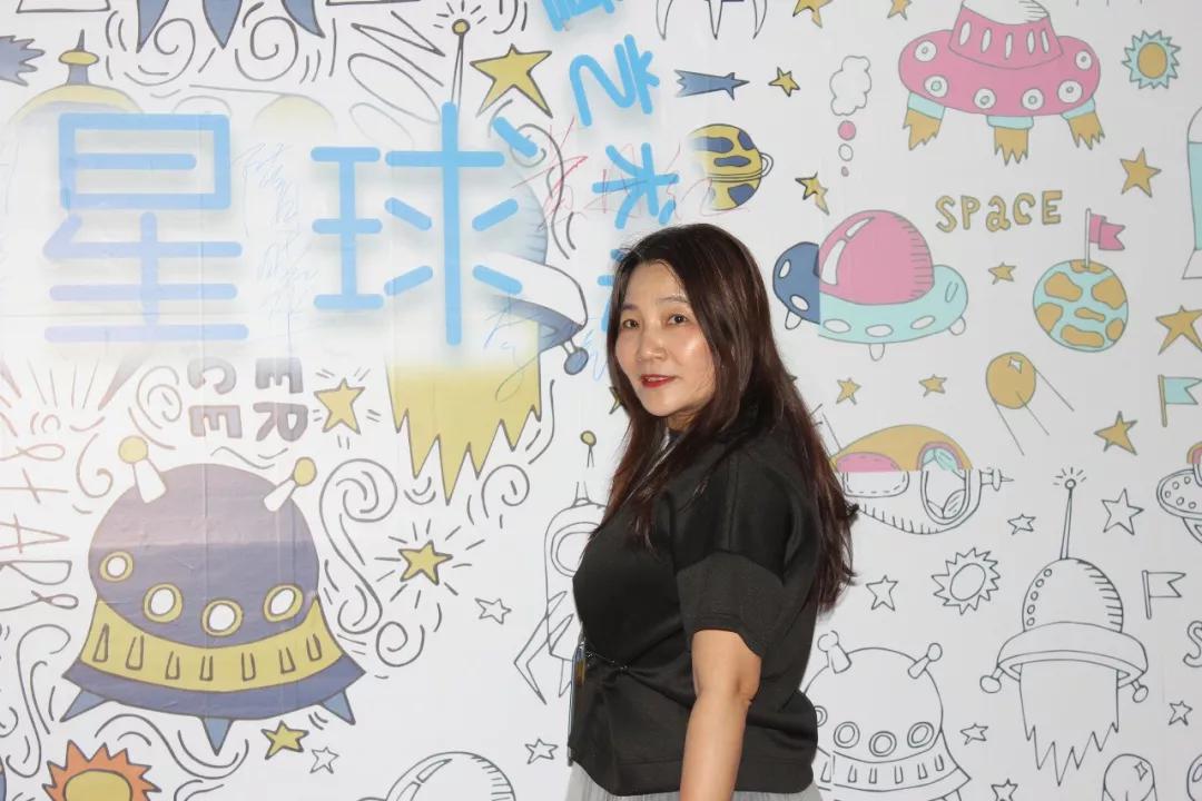 黄丹红女士在“涂鸦星球”
