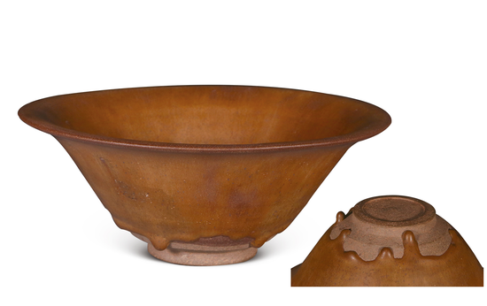 LOT4009宋 建窑柿红釉撇口盏 口径21.4cm, 高8.5cm