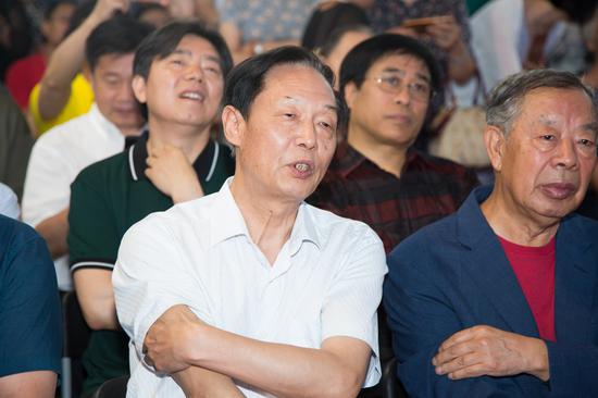 中国书法家协会理事杨明臣在开幕式现场