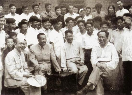 1959年6月，毛泽东、罗瑞卿、王任