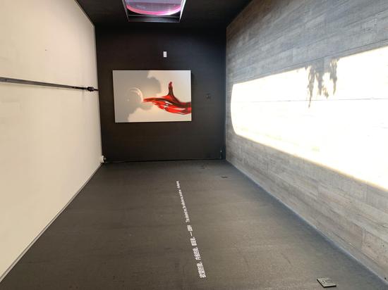 武明中12件重要作品亮相芳草地画廊