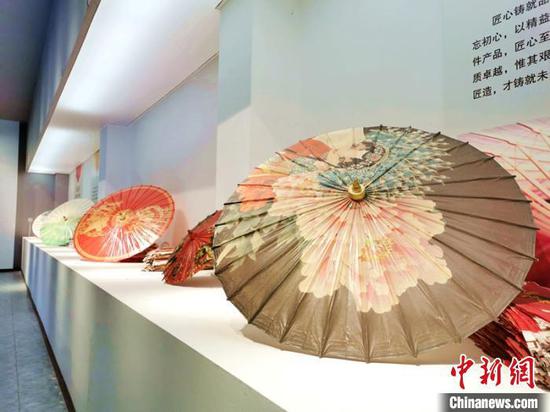 古代人的消暑妙招：戴帽子遮阳 夏日举办避暑会