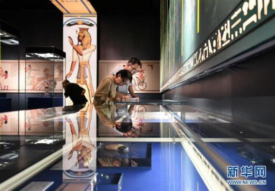 古埃及文明展在天津博物馆受到观众热捧
