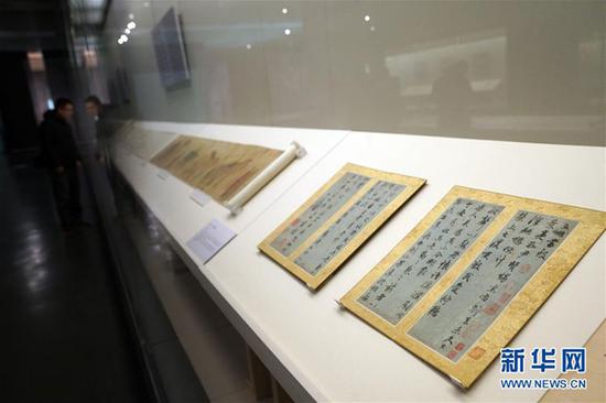 国家博物馆展宋元明清书画珍品 十米长宋画打开