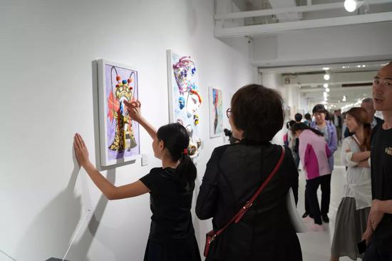 会美术·;绘中国主题画展开幕