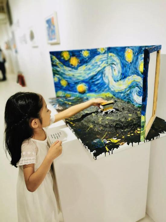 会美术·;绘中国主题画展开幕