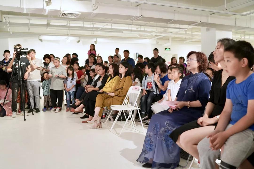 会美术·;绘中国主题画展开幕