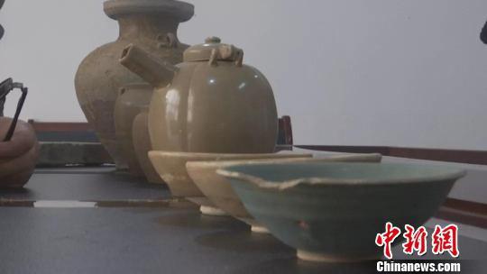 图为：唐宋五代时期的越窑青瓷 包定波 摄