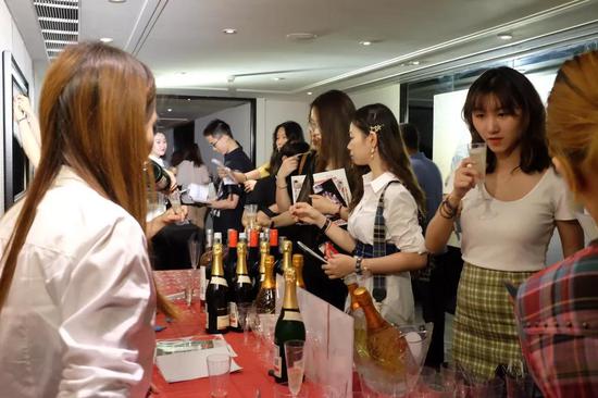 VIP预展之夜 AFIH2019拉开序幕