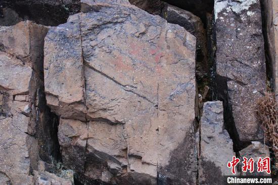 中国最冷小镇呼中发现距今约7000年岩画