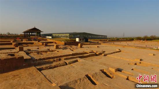 5300年前“住宅小区”啥样 揭秘河洛古国先民生活