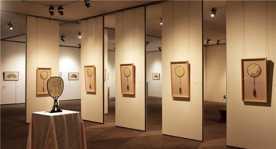 秋风扇微和：中国当代十家扇画展今日开展