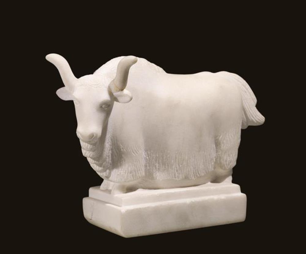 《牦牛》作者：刘开渠创作年代：1960年规格：11.3×26.5×19cm品类：雕塑