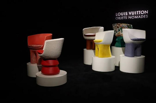 路易威登在此展出了 Objets Nomades 旅行家居系列。图片来源：Design Miami