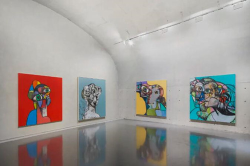 George Condo 在亚洲迄今为止最大规模的个展《图像殿堂》。图片来源：龙美术馆