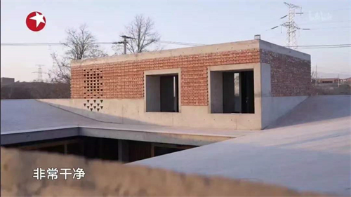 《梦想改造家》里陶磊建成的红砖院其实某种程度上是设计师的一种自我表达