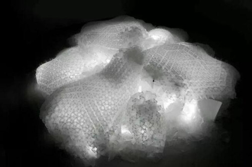 管窥灯光艺术装置的内涵