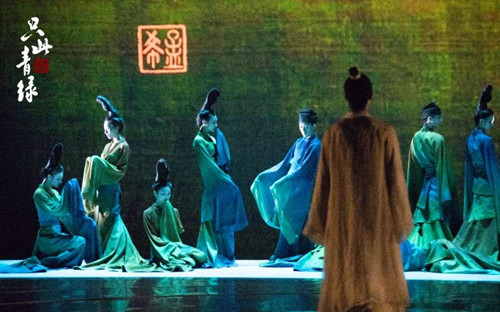 “爆火”春晚的《只此青绿》是如何练成的