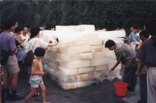 千疮百孔 对于地球 我们在做什么