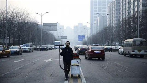 千疮百孔 对于地球 我们在做什么