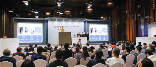 华艺国际（北京）首季拍卖会《未来+》专场预展现场