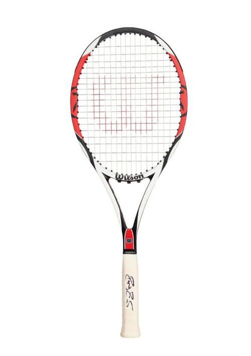 Wilson K Factor Six One Tour球拍。估价：30,000 - 50,000 英镑。此拍品将于2021年6月23日在佳士得伦敦罗杰·费德勒珍藏：拍卖收益将惠及罗杰·费德勒基金会 | 现场拍卖中呈献