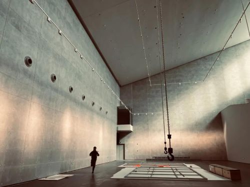 跟着成都市美术馆设计师一起提前感受超燃展场