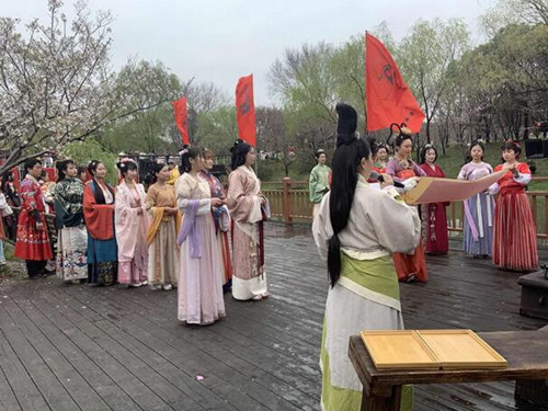 （图片来源：澎湃新闻）