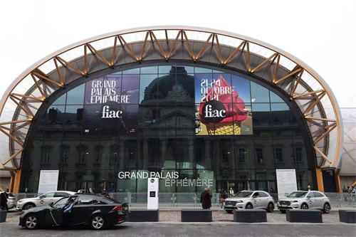 ▲ 由于新冠疫情FIAC和Paris Photo取消了2020年的展会，FIAC 2021在巴黎大皇宫临时展馆举行