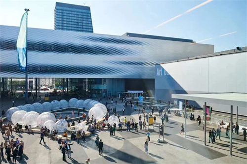 ▲ 2021巴塞尔艺术展现场图，图片由巴塞尔艺术展提供
