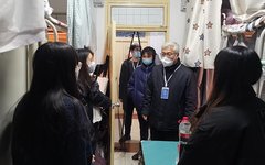 院领导深入学生公寓走访慰问在校学生