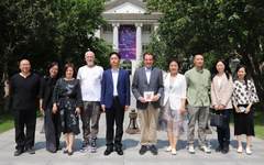 乌拉圭驻华大使费尔南多·卢格里斯先生一行访问天津美术学院，推动艺术交流与文化合作